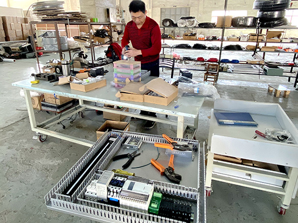 工廠操作臺(tái)